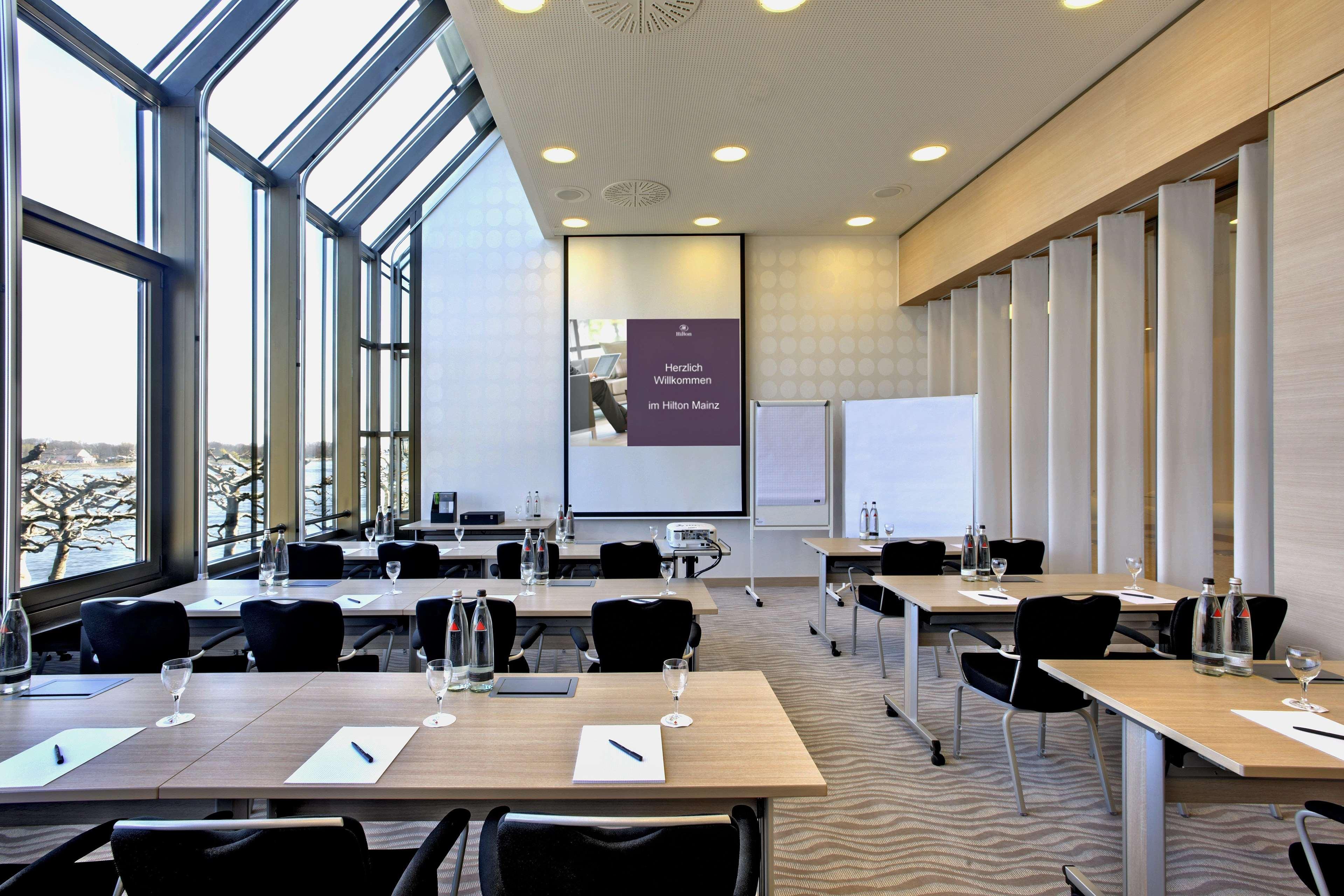 Hilton Mainz Hotel Exterior photo Meeting room