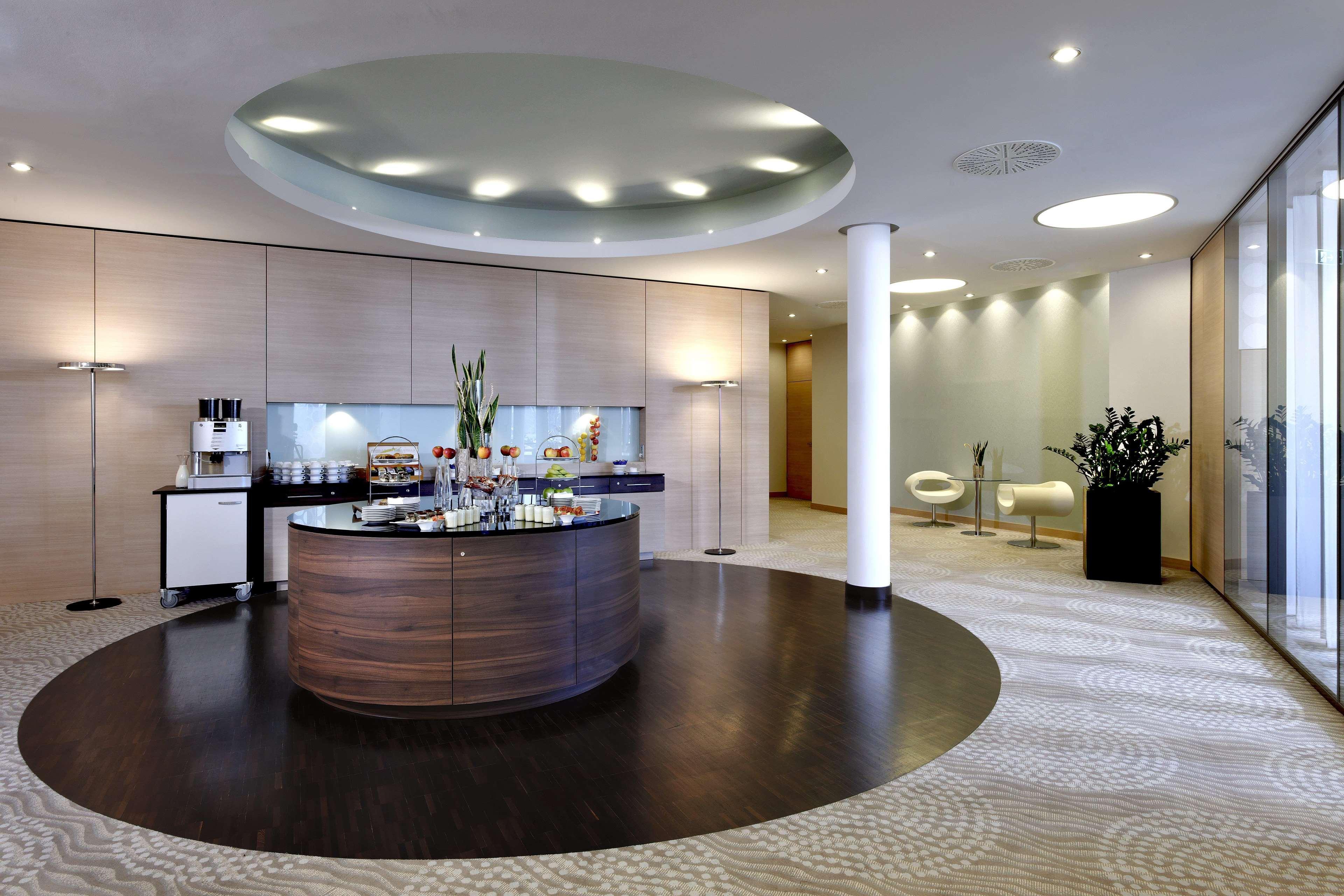Hilton Mainz Hotel Exterior photo The interior of the lounge