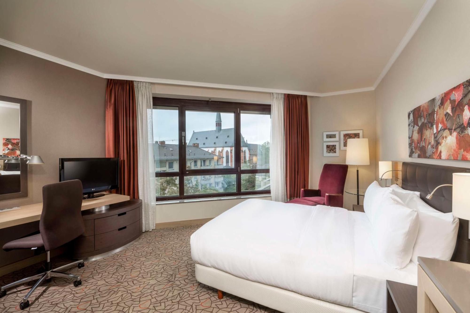 Hilton Mainz Hotel Exterior photo A guest room at the Hilton Brussels