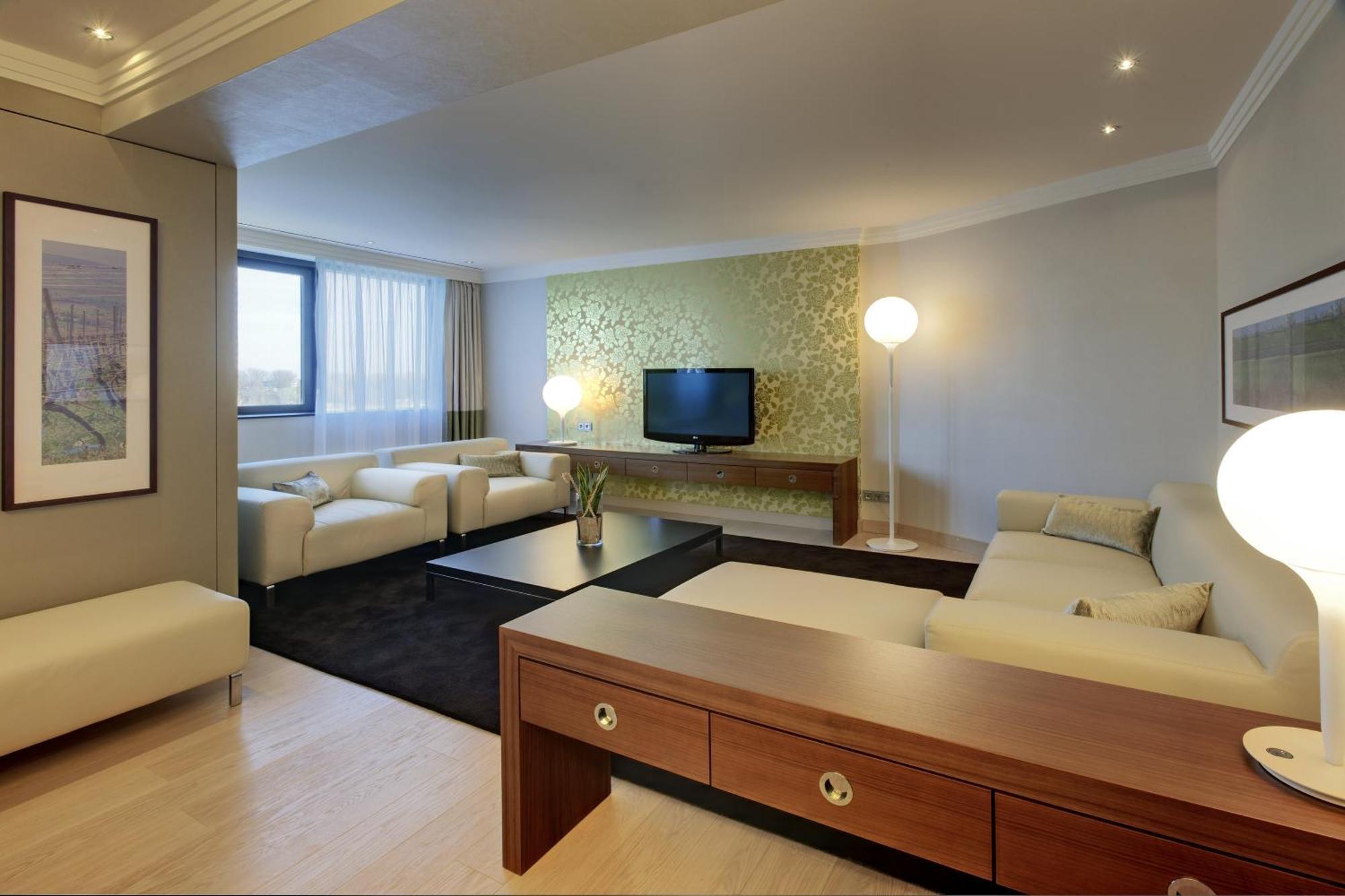 Hilton Mainz Hotel Exterior photo Suite